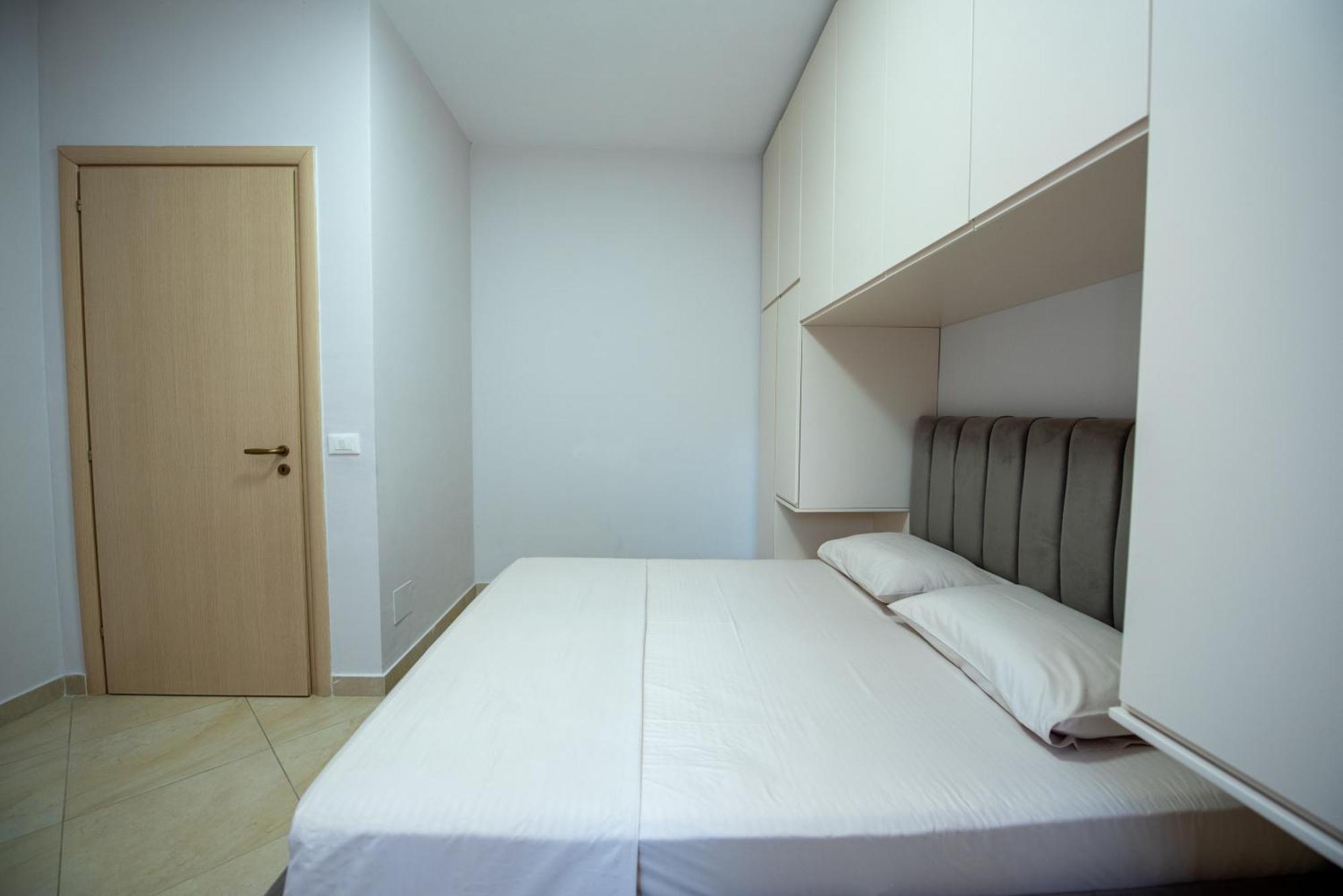 Riviera Apartment Vlora Buitenkant foto