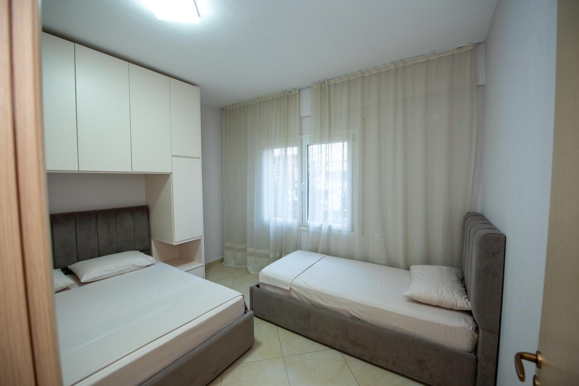 Riviera Apartment Vlora Buitenkant foto