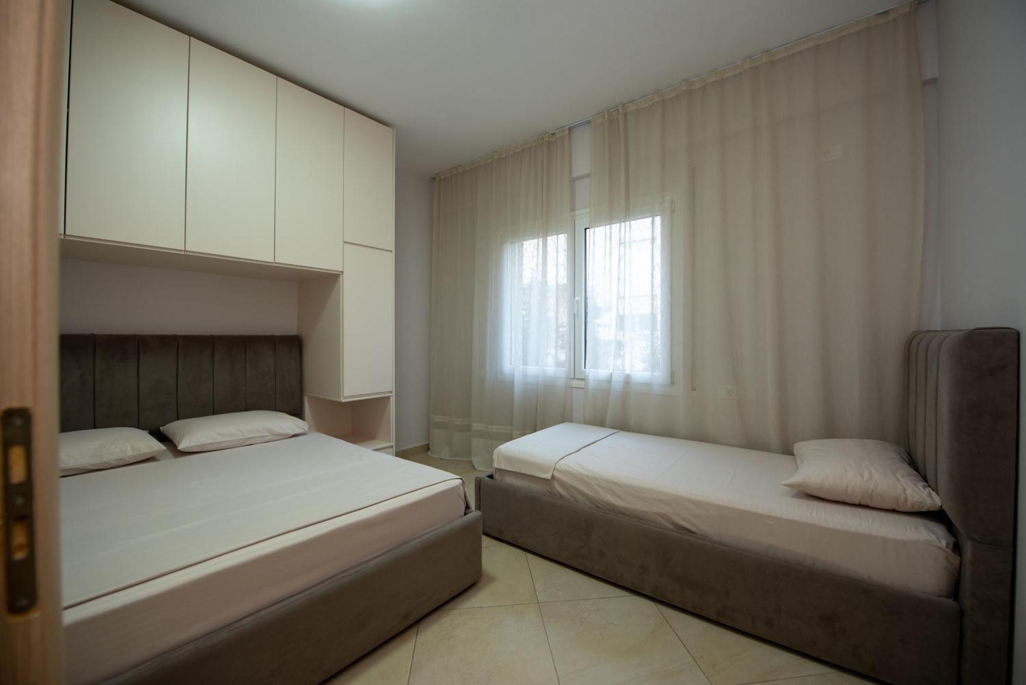 Riviera Apartment Vlora Buitenkant foto