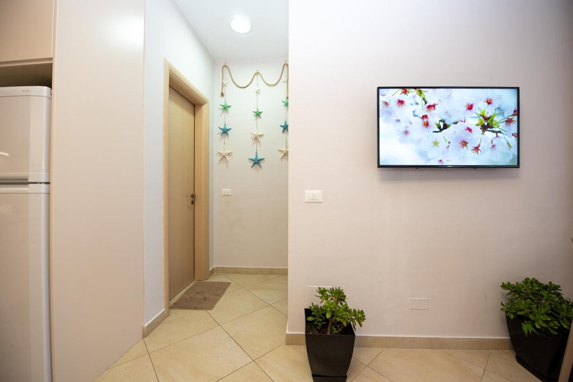 Riviera Apartment Vlora Buitenkant foto